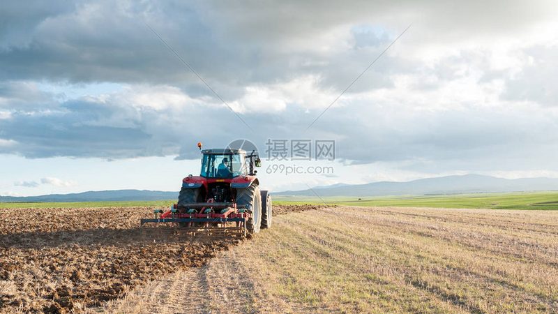 自走式青贮收割机：高效农业的得力助手**